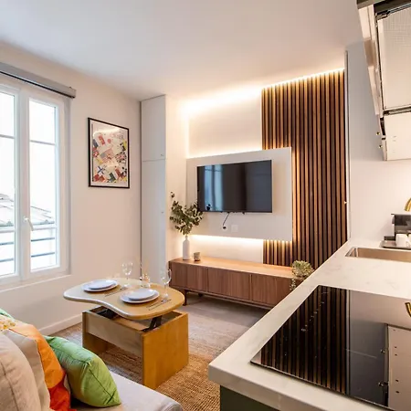 Apartment Stunning Tiny - 5 Min To Eiffel Tower - Sleeps 2p *