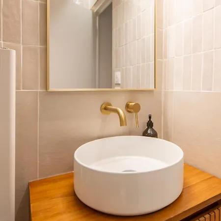 Apartment Stunning Tiny - 5 Min To Eiffel Tower - Sleeps 2p