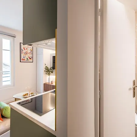 Apartment Stunning Tiny - 5 Min To Eiffel Tower - Sleeps 2p