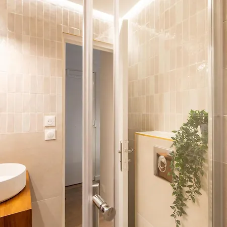 아파트 Stunning Tiny - 5 Min To Eiffel Tower - Free Off-site Parking