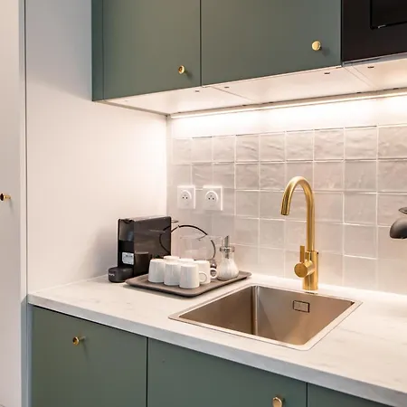 Stunning Tiny - 5 Min To Eiffel Tower - Free Off-site Parking 아파트