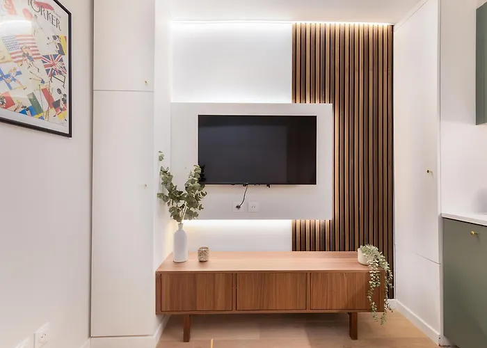 Stunning Tiny - 5 Min To Eiffel Tower - Free Off-site Parking Paris