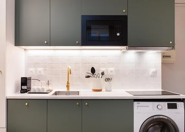 Apartment Stunning Tiny - 5 Min To Eiffel Tower - Free Off-site Parking Paris