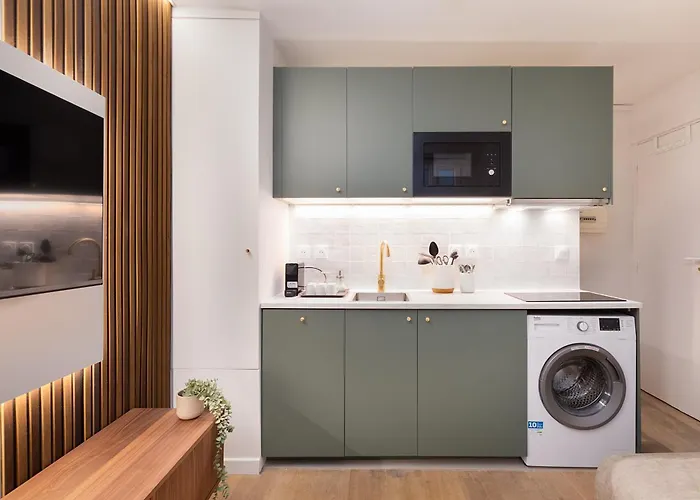 Stunning Tiny - 5 Min To Eiffel Tower - Free Off-site Parking Paris