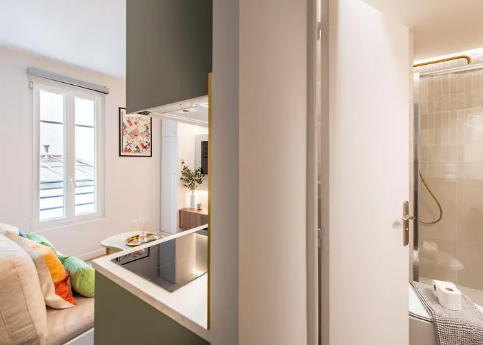 Apartment Stunning Tiny - 5 Min To Eiffel Tower - Free Off-site Parking