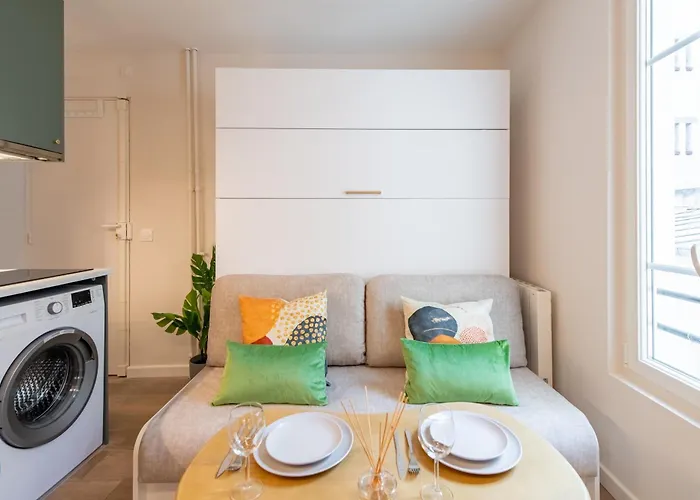 Stunning Tiny - 5 Min To Eiffel Tower - Free Off-site Parking *