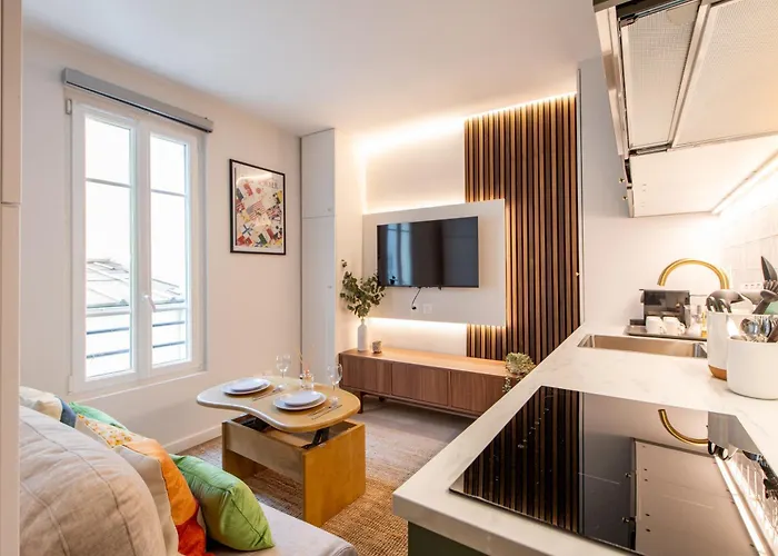 아파트 Stunning Tiny - 5 Min To Eiffel Tower - Free Off-site Parking *