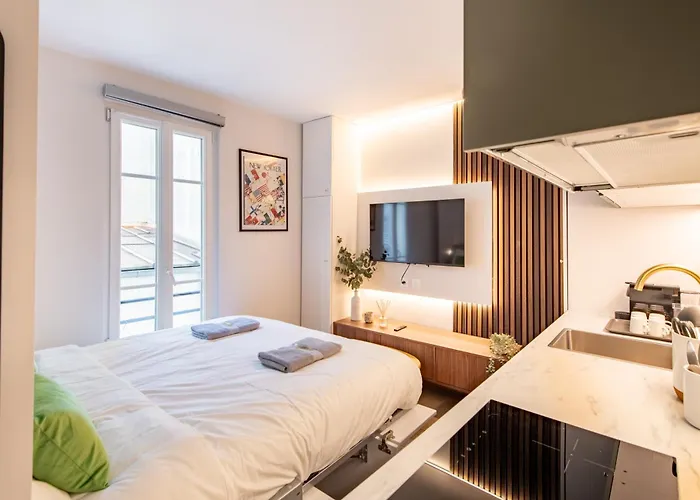 Apartment Stunning Tiny - 5 Min To Eiffel Tower - Free Off-site Parking Paris