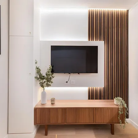 Stunning Tiny - 5 Min To Eiffel Tower - Free Off-site Parking パリ