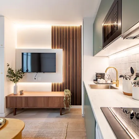 Stunning Tiny - 5 Min To Eiffel Tower - Free Off-site Parking アパート パリ
